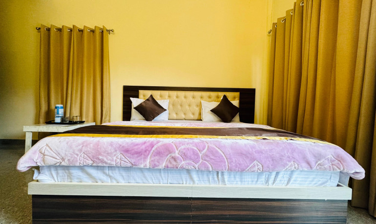 The Moonlight by Redwood Hotels